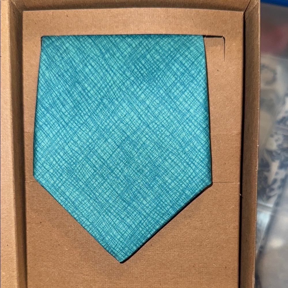 Elegant Blue Tie with Textured Pattern